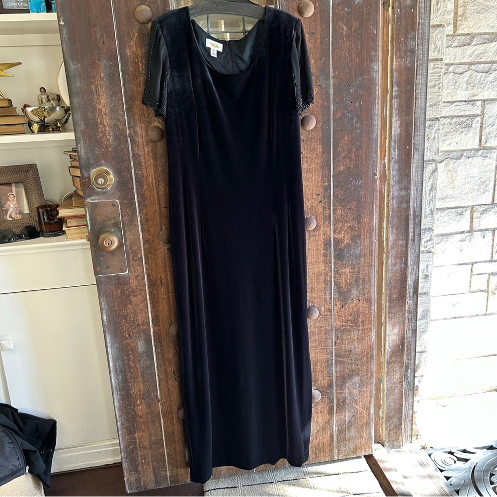 TALBOTS | Y2K Velvet maxi dress w/ short beaded sheer sleeves tiny back buttons